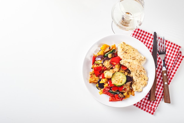 Тарелка с домашним блюдом